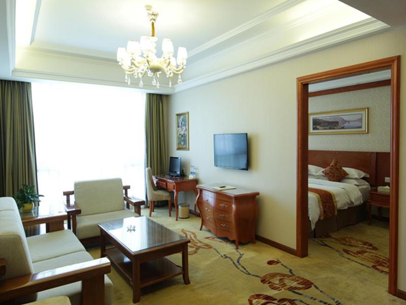 Vienna Classic Hotel Kongtong Avenue Pingliang Exteriör bild